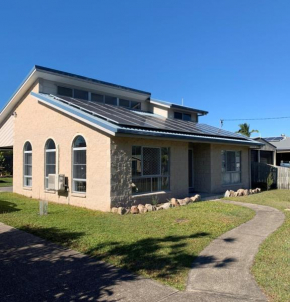 11 Anchovy Street - Tin Can Bay Summer Haven coastal retreat